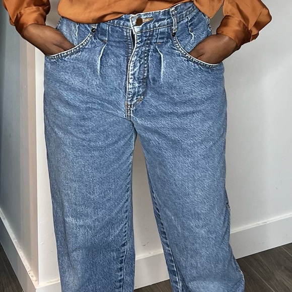 Mom Jeans - Picture 5 of 5